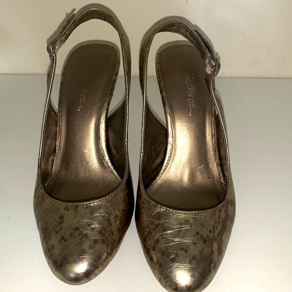 Heels - Picture 3 of 3